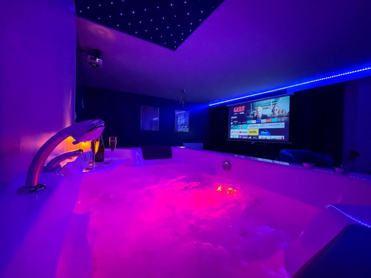 Spa Sous Les Etoiles - Cinema - Netflix - Parking - Gare Amiens Eksteriør billede
