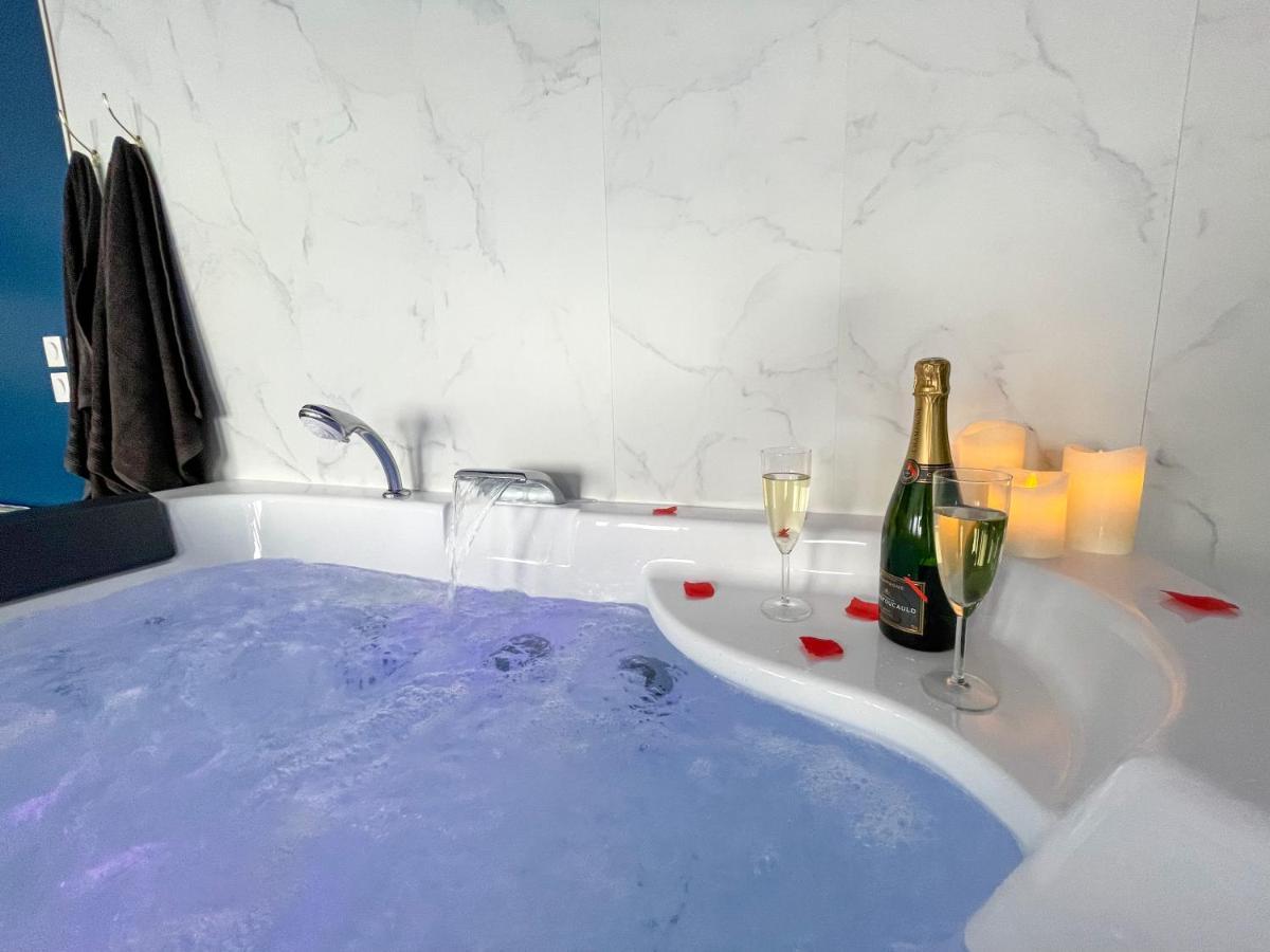 Spa Sous Les Etoiles - Cinema - Netflix - Parking - Gare Amiens Eksteriør billede